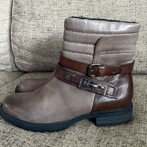 Earth Pepperidge Storm Grey Booties Size 8.5